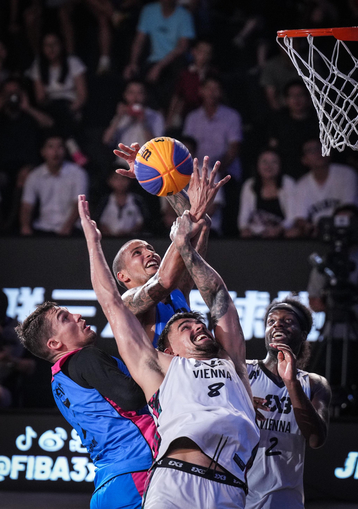 包含阿森纳围绕欧篮联临场应变国际比赛日辽宁本钢备战NBA总决赛，赛后迈阿密热火主帅复盘看傻球迷的词条开云体育官网入口